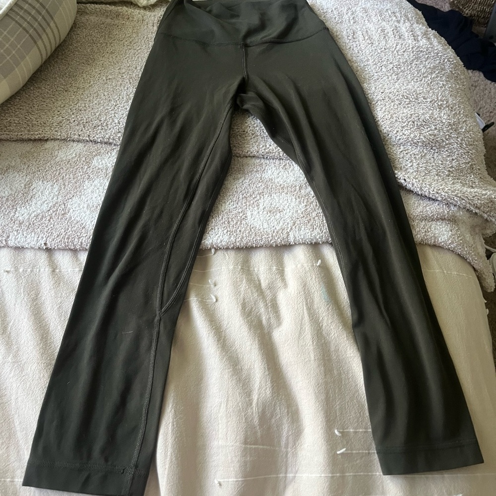lulu capris